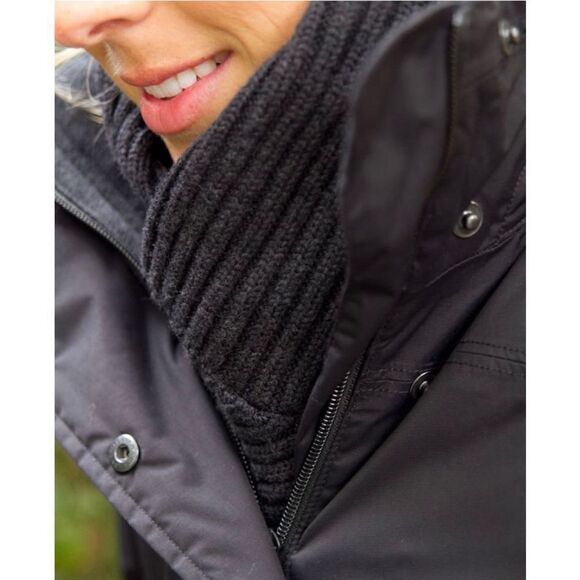 Lululemon Movement Neckwarmer
Heathered Black   - Picture 2 of 12